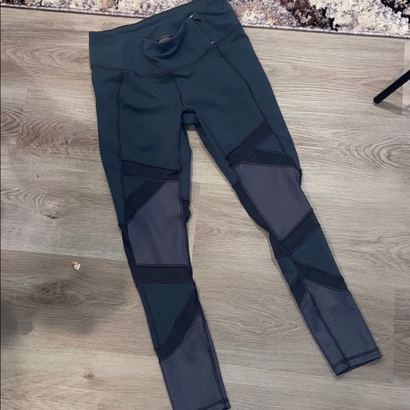 CALIA by Carrie Underwood Pants - CALIA Grey Zig Zag Mesh Leggings